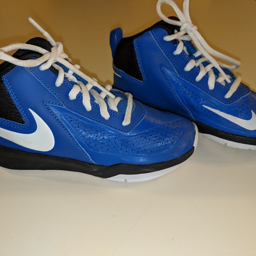 Biys Nike Basketball Sneakers